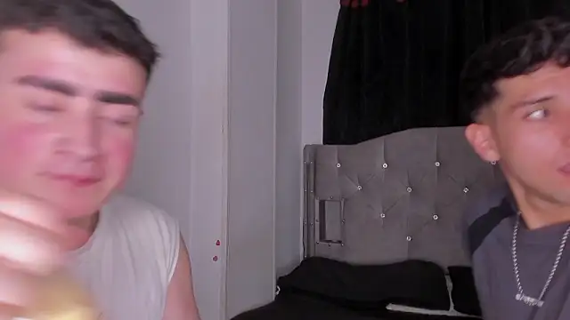 Snapshot of naughtysalomon__ chatting on February 4, 2026, 2:50 am naughtysalomon online show from February 4, 2026, 2:50 am