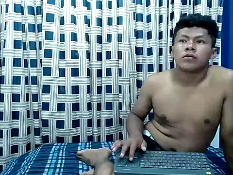 Snapshot of toomixxx chatting on March 4, 2026, 7:58 am toomixxx online show from March 4, 2026, 7:58 am