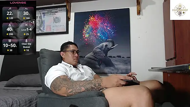coltonmassiff online show from June 8, 2026, 1:28 am