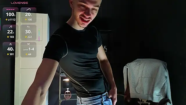 KaydenDrew online show from March 30, 2026, 4:35 am