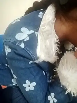 Meenu rani7 online show from January 15, 2026, 4:28 am