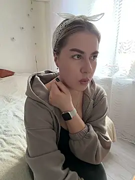 Snapshot of Roxi_Joy chatting on March 17, 2026, 9:45 am Roxi Joy online show from March 17, 2026, 9:45 am