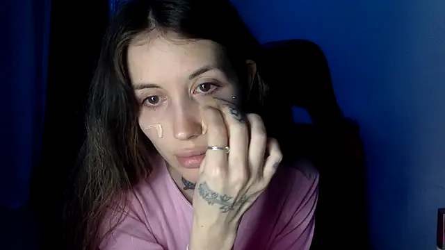 saphirafox online show from March 9, 2026, 6:34 pm