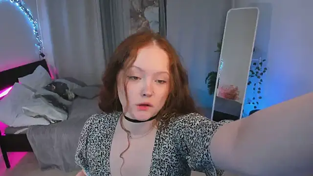 Snapshot of Yennefer__ chatting on February 7, 2026, 2:43 pm Yennefer online show from February 7, 2026, 2:43 pm