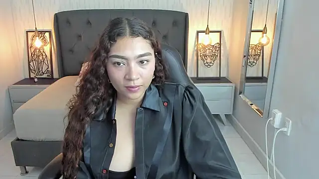 angelinemore online show from December 22, 2025, 7:44 pm