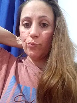 SofiEsteves online show from December 18, 2025, 1:44 am