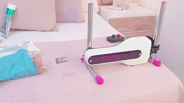 ScarlettFoox online show from March 11, 2026, 12:00 pm