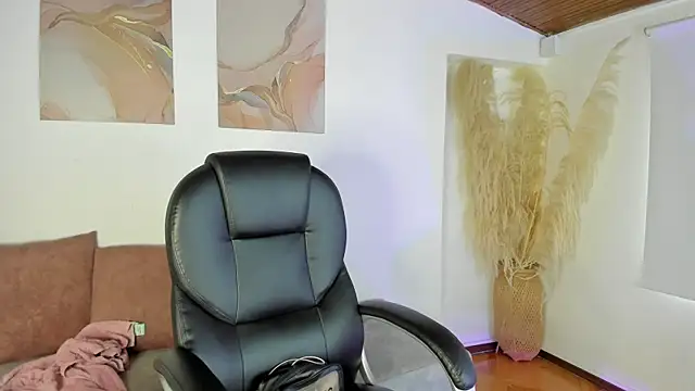 Amelie Wine online show from January 14, 2026, 3:39 pm