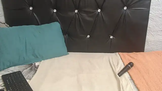 LaicyBrown76 online show from February 15, 2026, 3:25 am