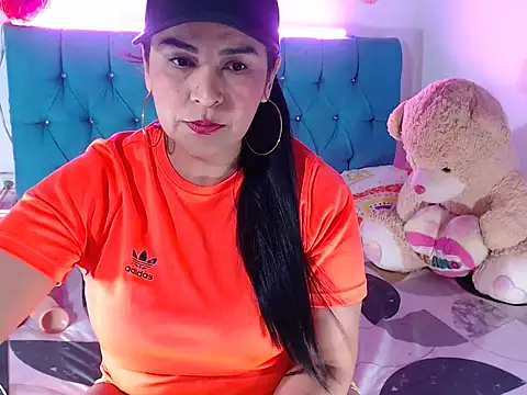 MarilynRoxy online show from January 15, 2026, 5:01 am