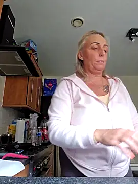 theblondecocklover online show from March 31, 2026, 9:32 am