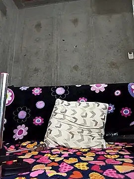 Kaoz 69  online show from April 12, 2026, 8:25 pm