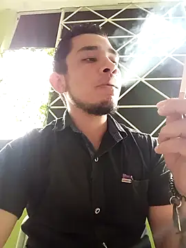 Snapshot of Gloryholeroom chatting on February 3, 2026, 9:20 pm Gloryholeroom online show from February 3, 2026, 9:20 pm