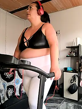 Snapshot of Natymendoza998 chatting on February 4, 2026, 8:36 pm Natymendoza998 online show from February 4, 2026, 8:36 pm