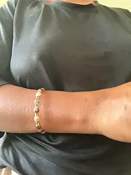 missmisha01 online show from April 13, 2026, 2:06 am