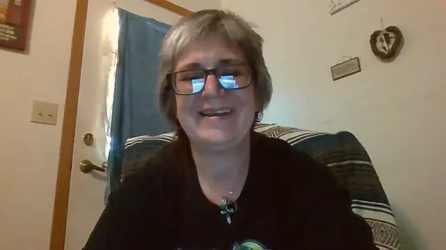 becky1111 online show from May 16, 2026, 12:40 am