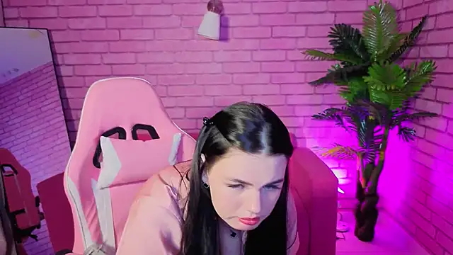 Snapshot of Mia_Evelyn chatting on December 21, 2025, 9:16 am Mia Evelyn online show from December 21, 2025, 9:16 am