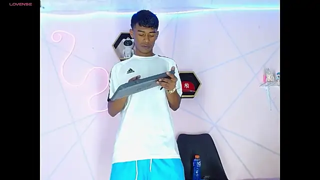 Yoim Williams online show from December 21, 2025, 10:17 pm