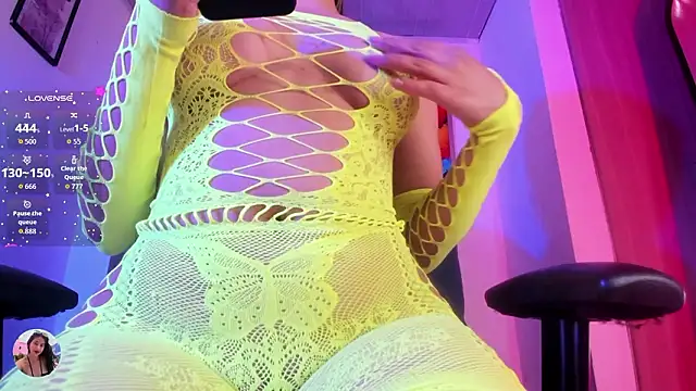 Violet Blazee online show from March 16, 2026, 2:43 pm