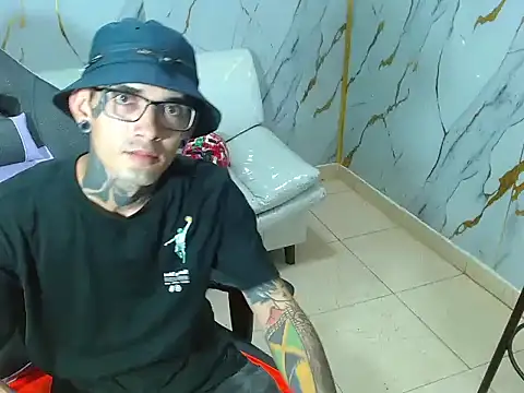 Boy tatto77 online show from February 5, 2026, 6:56 pm