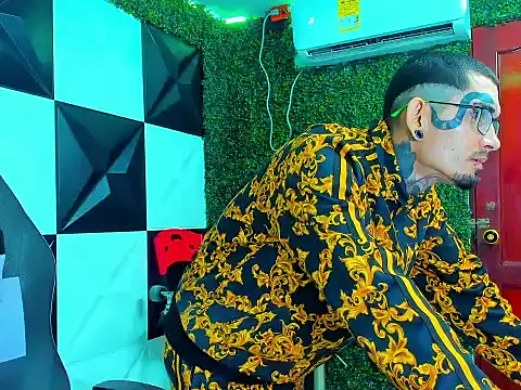 Boy tatto77 online show from April 19, 2026, 5:34 pm