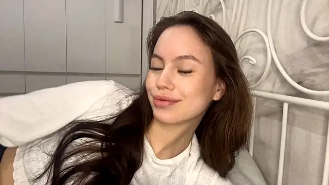 Snapshot of KitCerveny chatting on December 19, 2025, 7:26 am KitCerveny online show from December 19, 2025, 7:26 am