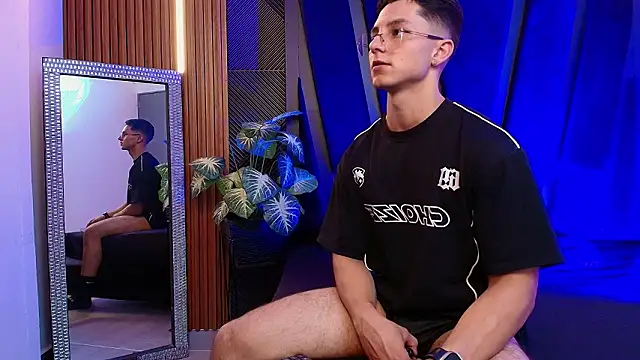 Snapshot of Noah_Clarkk chatting on February 11, 2026, 11:32 pm Noah Clarkk online show from February 11, 2026, 11:32 pm