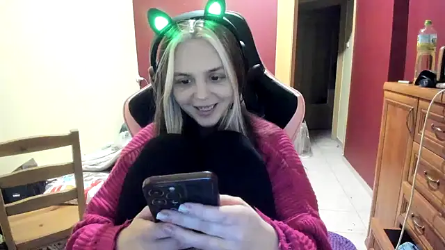 LunaAngell online show from January 7, 2026, 9:17 pm