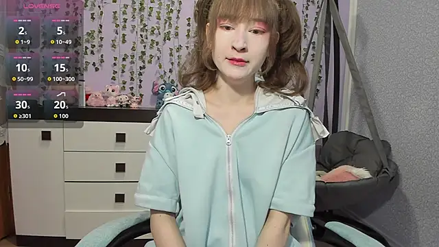Yoonhee ki online show from May 11, 2026, 4:04 pm