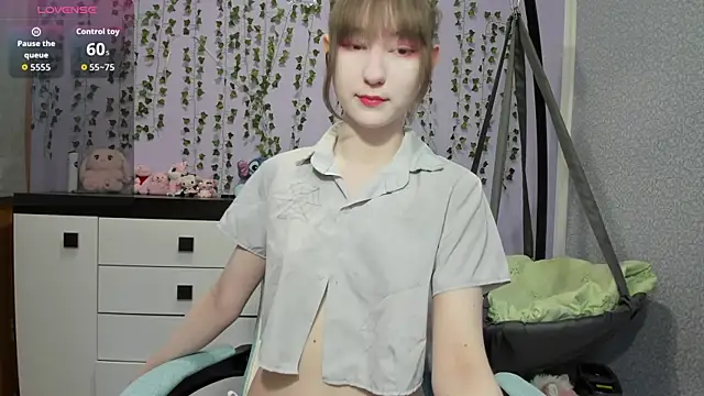 Yoonhee ki online show from June 4, 2026, 2:23 pm