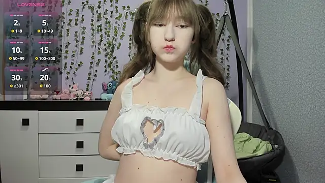 Yoonhee ki online show from June 7, 2026, 6:33 pm