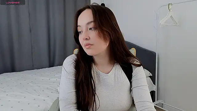 fallin lovee online show from March 9, 2026, 1:48 pm