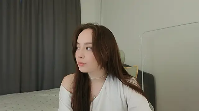 fallin lovee online show from April 2, 2026, 12:25 pm