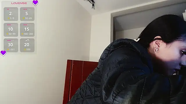 Agatha Dubois4  online show from March 10, 2026, 2:27 am