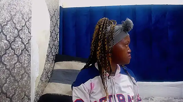 DarkBeauty33 online show from January 15, 2026, 7:35 am