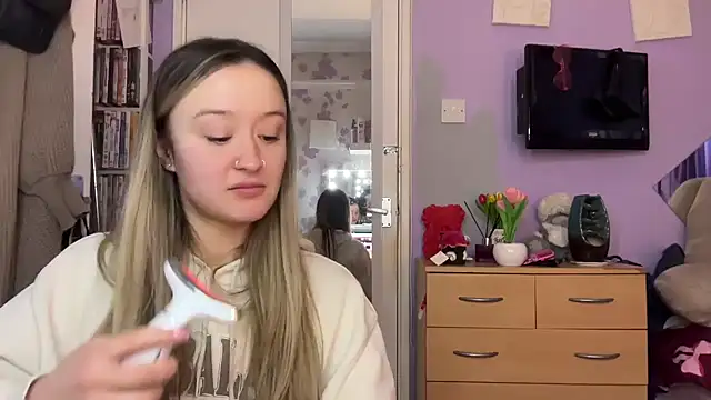 LilyLuck  online show from February 14, 2026, 4:26 pm