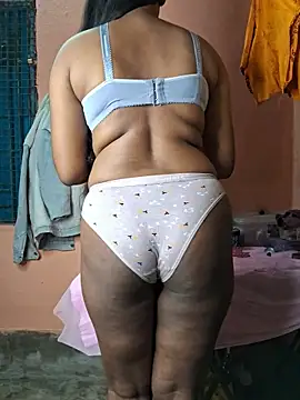 Snapshot of Babyx00 chatting on January 15, 2026, 1:37 pm Babyx00 online show from January 15, 2026, 1:37 pm