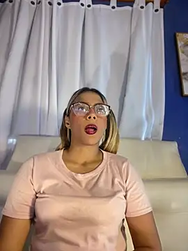 Snapshot of MiaSizzle chatting on February 20, 2026, 7:58 pm MiaSizzle online show from February 20, 2026, 7:58 pm