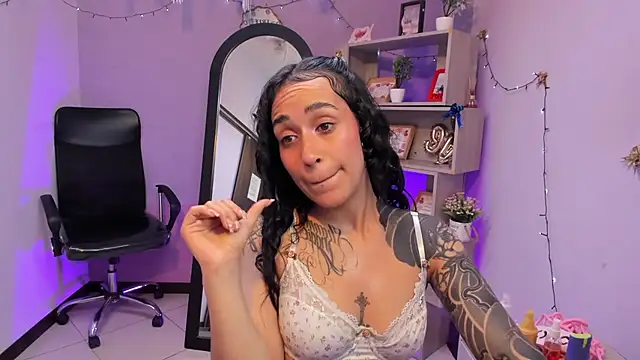 StaceyLeee online show from February 7, 2026, 7:50 pm