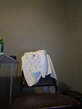 Cantgetenough0069 online show from March 16, 2026, 9:46 am