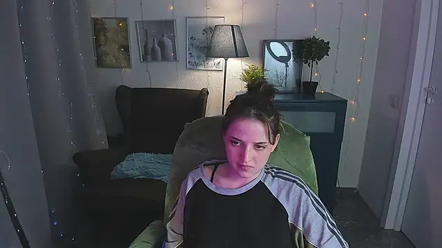 SarahShelby online show from June 13, 2026, 5:00 pm