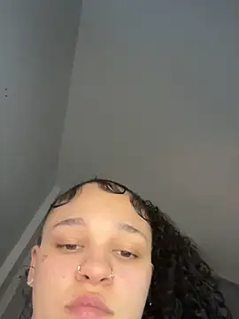 urprettygirlleenay online show from March 6, 2026, 7:32 pm