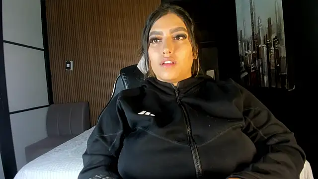 AmbarBrownn  online show from April 13, 2026, 1:00 am