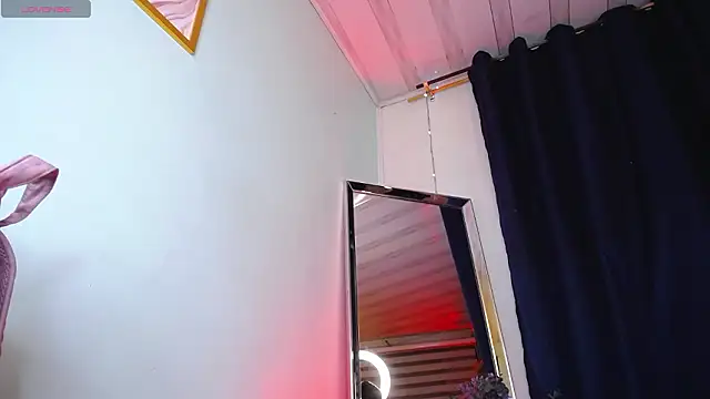 Emilyy05  online show from March 25, 2026, 1:22 am