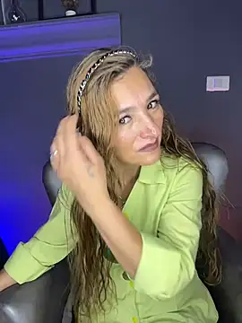 Snapshot of JennaMilf_ chatting on January 7, 2026, 7:27 pm JennaMilf online show from January 7, 2026, 7:27 pm