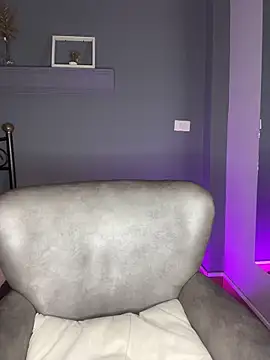 JennaMilf  online show from April 11, 2026, 4:22 pm