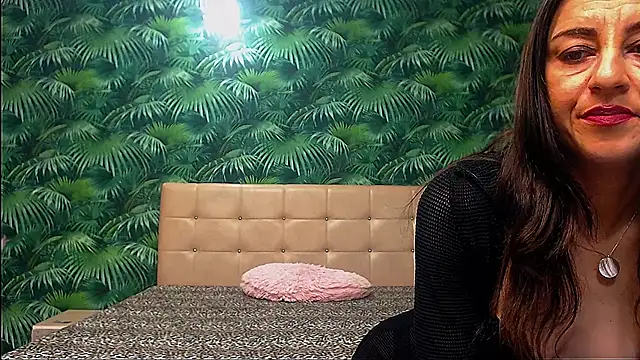 Stella John online show from November 26, 2025, 5:08 am