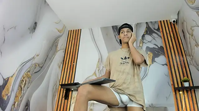 Victor LatinBoy online show from January 13, 2026, 12:10 pm