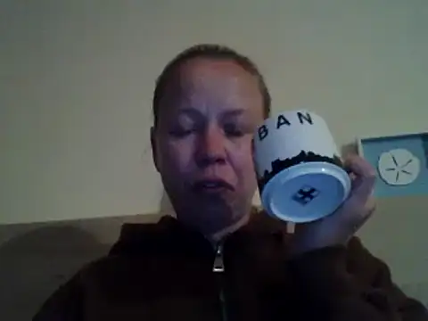 jennyblondeuk online show from May 19, 2026, 7:53 pm