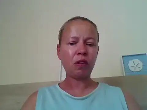 jennyblondeuk online show from May 21, 2026, 3:19 pm